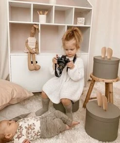 Alice & Fox Kommode Hus 3-plan, Grå -jollyroom Butikk SD TriBK203L GREY 2675 3e